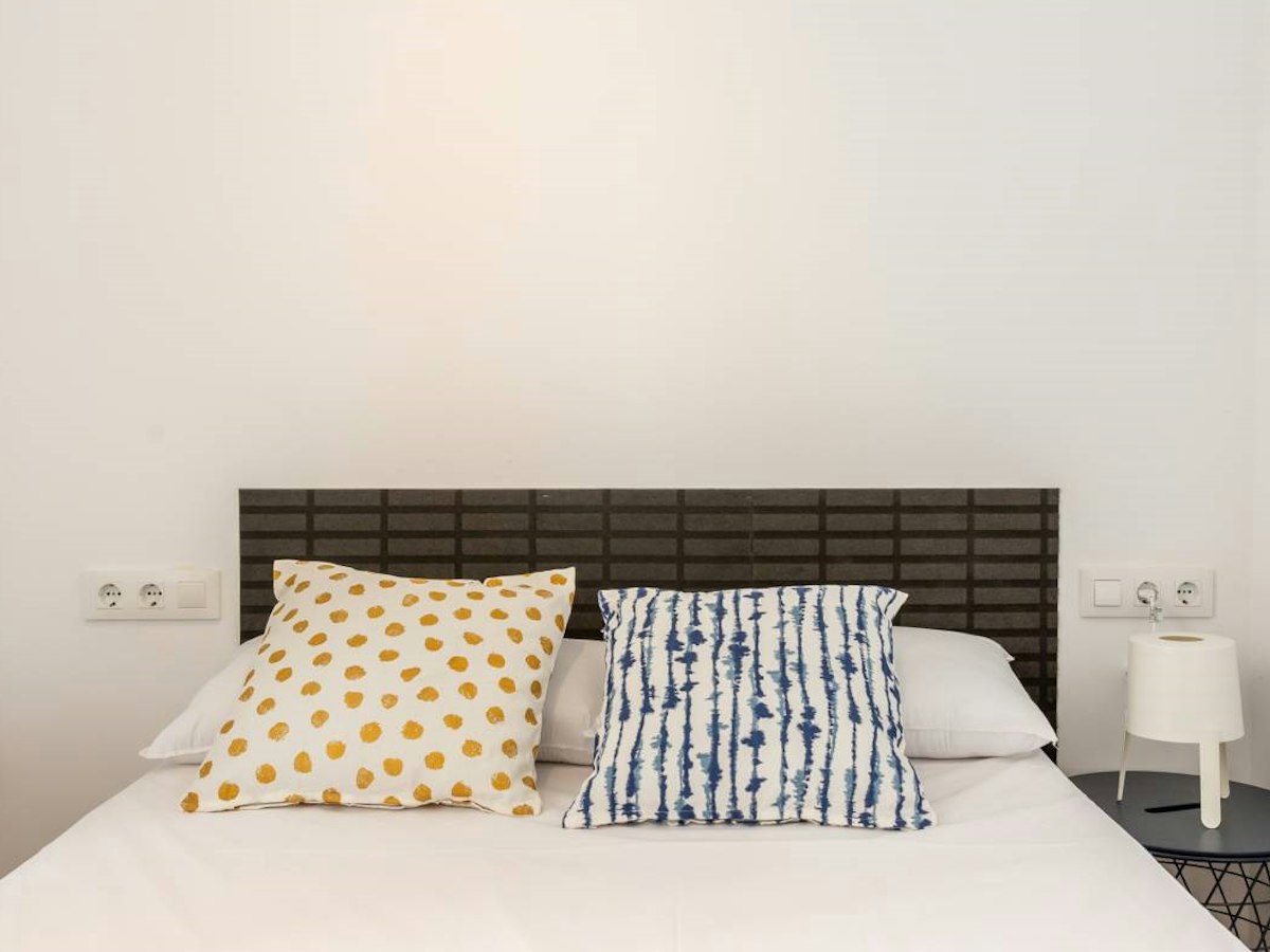 Furnished room in a 6-person shared flat in L'Hospitalet · 2