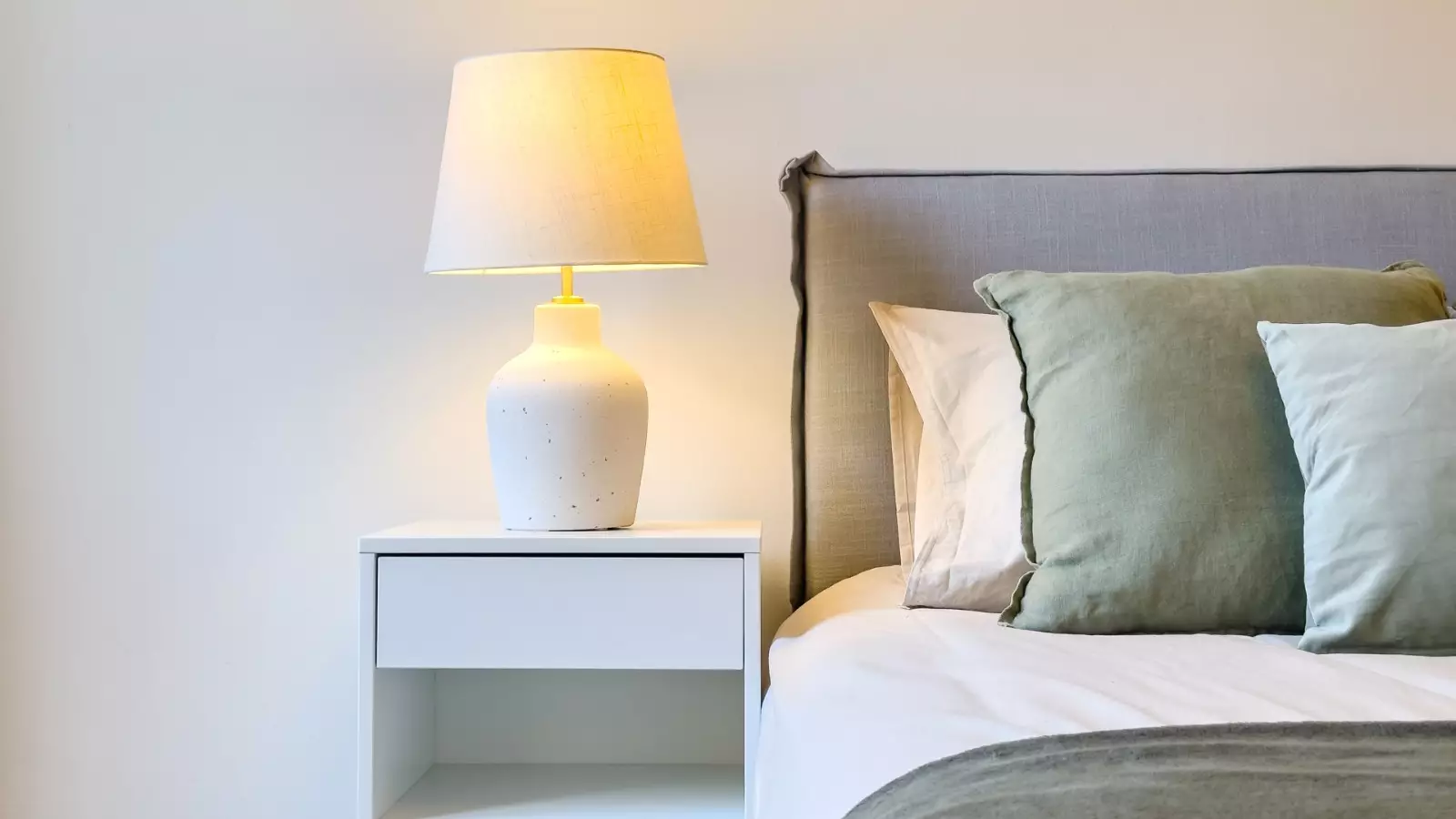 Furnished room in a shared flat in Gràcia · 4