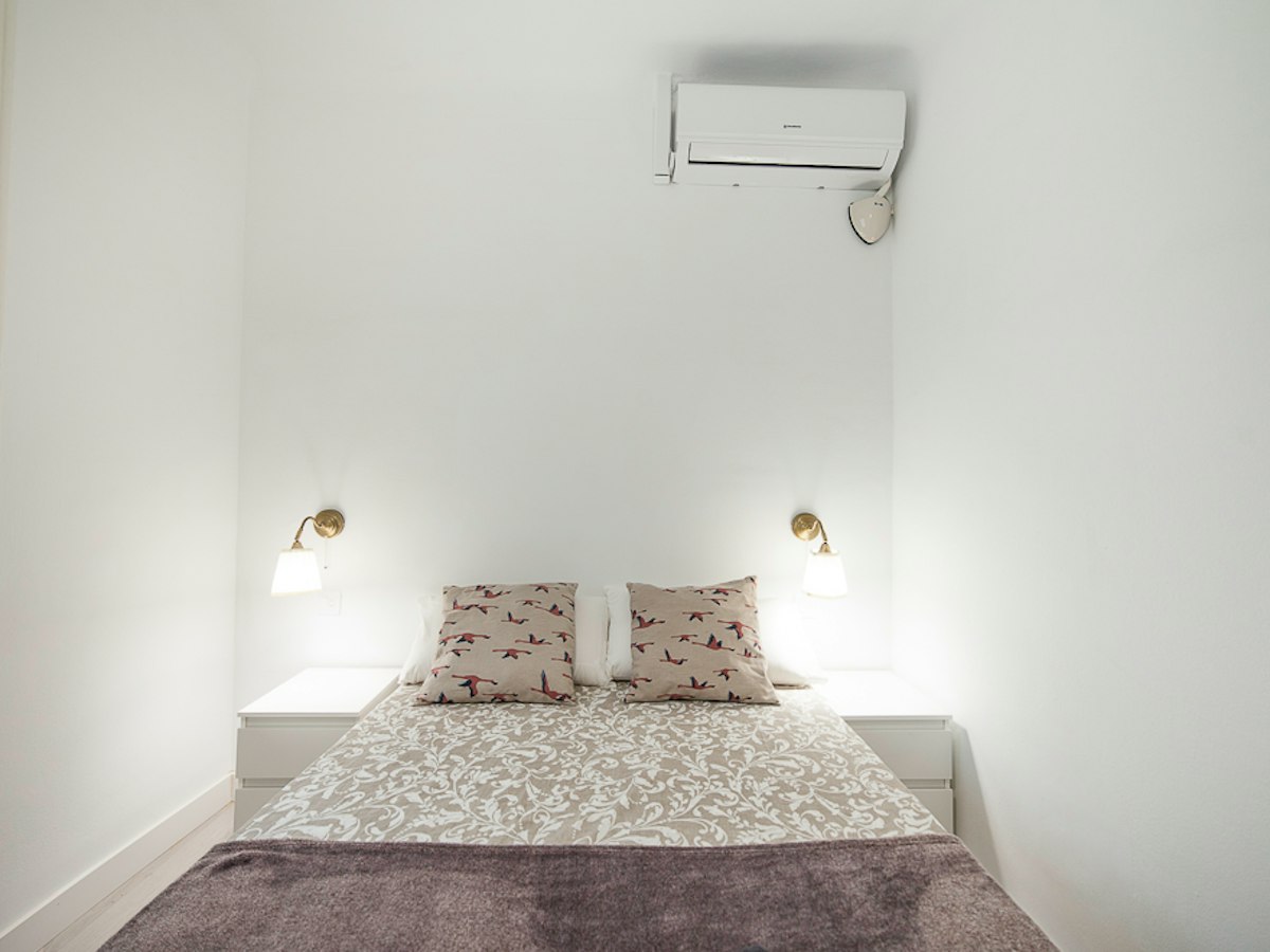 Habitación amueblada en piso compartido de 6 personas en Sants-Montjuïc · 2