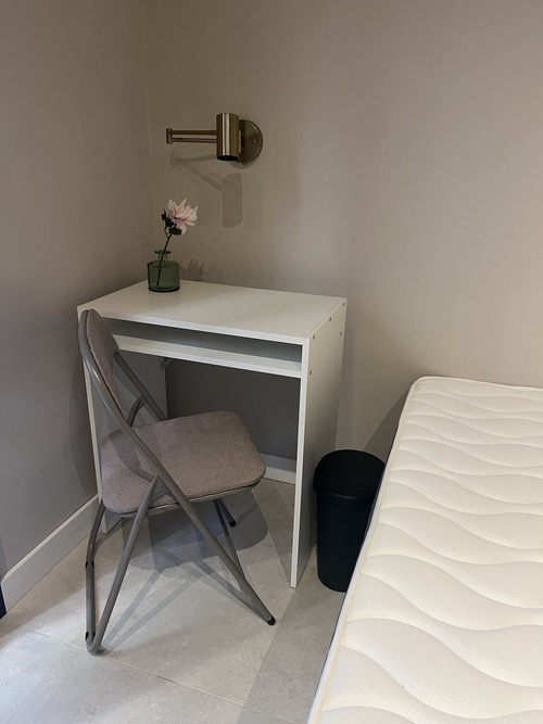 Habitación en piso compartido en Ciutat Vella · 3
