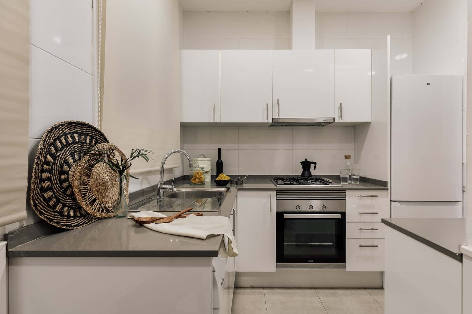 Furnished 3-bedroom flat in Eixample, 74 m² · 2