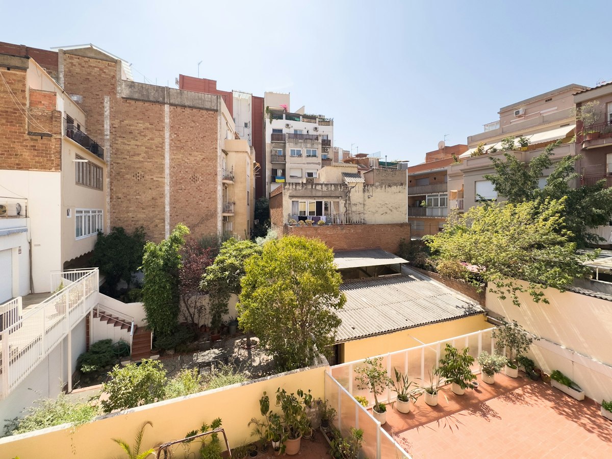 Habitación amueblada en piso compartido de 6 personas en Horta-Guinardó · 3