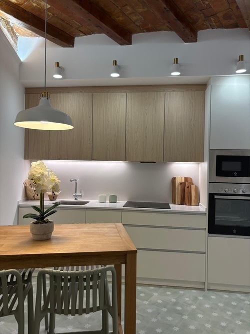 Habitación en piso compartido de 3 personas en Eixample · 2