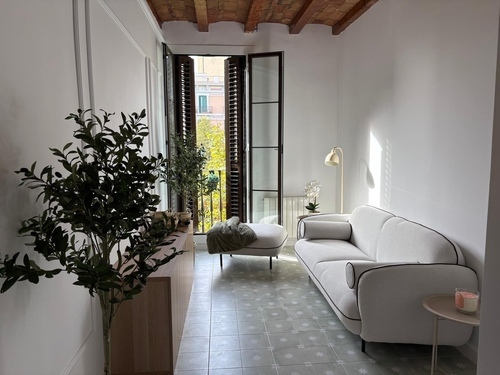 Habitación en piso compartido de 3 personas en Eixample · 3