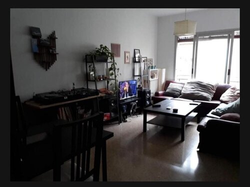 Room in a 4-person shared flat in Gràcia · 4