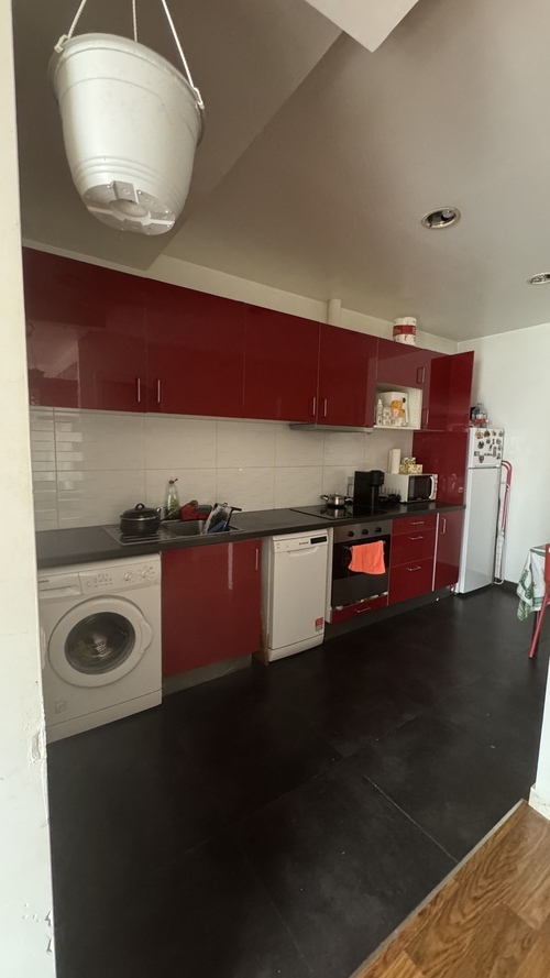 Habitación en piso compartido de 3 personas en Ciutat Vella · 3