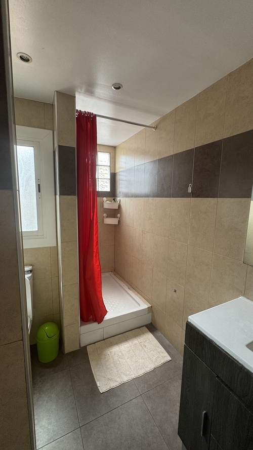 Habitación en piso compartido de 3 personas en Ciutat Vella · 4
