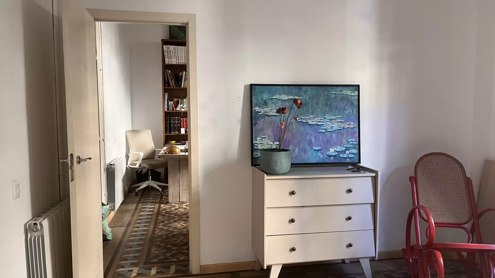 Furnished room in a shared flat in Eixample · 3