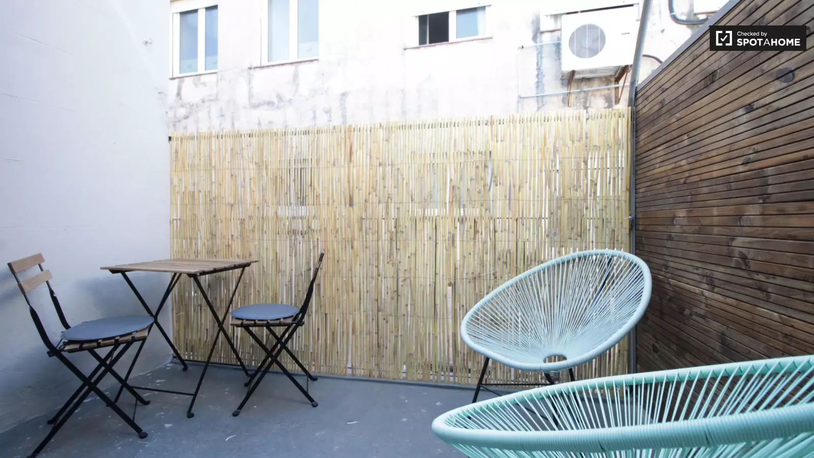 Furnished room in a 5-person shared flat in Gràcia · 4