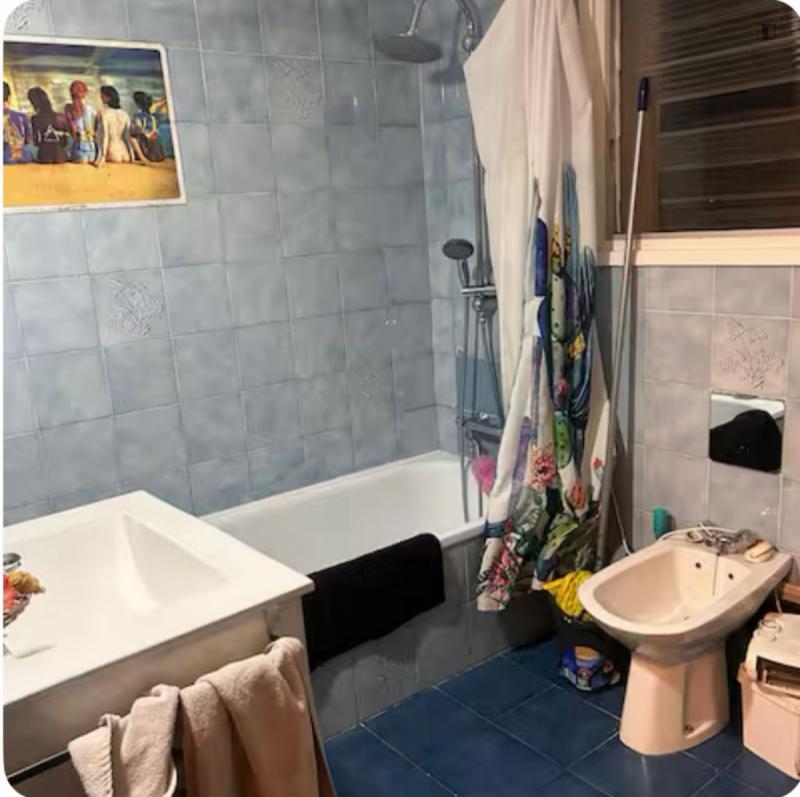 Furnished room in a 3-person shared flat in Sant Cugat · 3