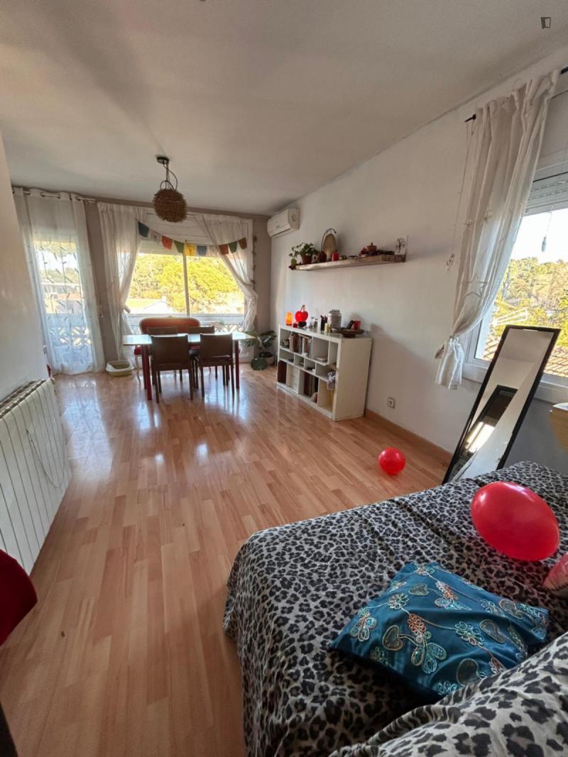 Furnished room in a 3-person shared flat in Sant Cugat · 4