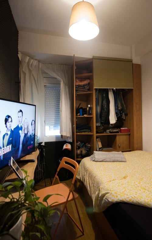 Room in a 3-person shared flat in Eixample · 3