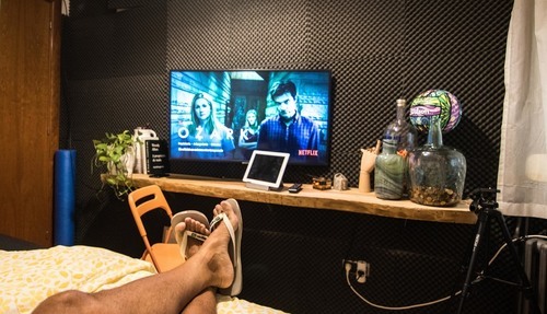 Room in a 3-person shared flat in Eixample · 4