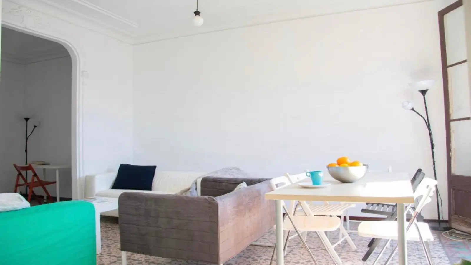 Furnished room in a shared flat in Eixample · 3