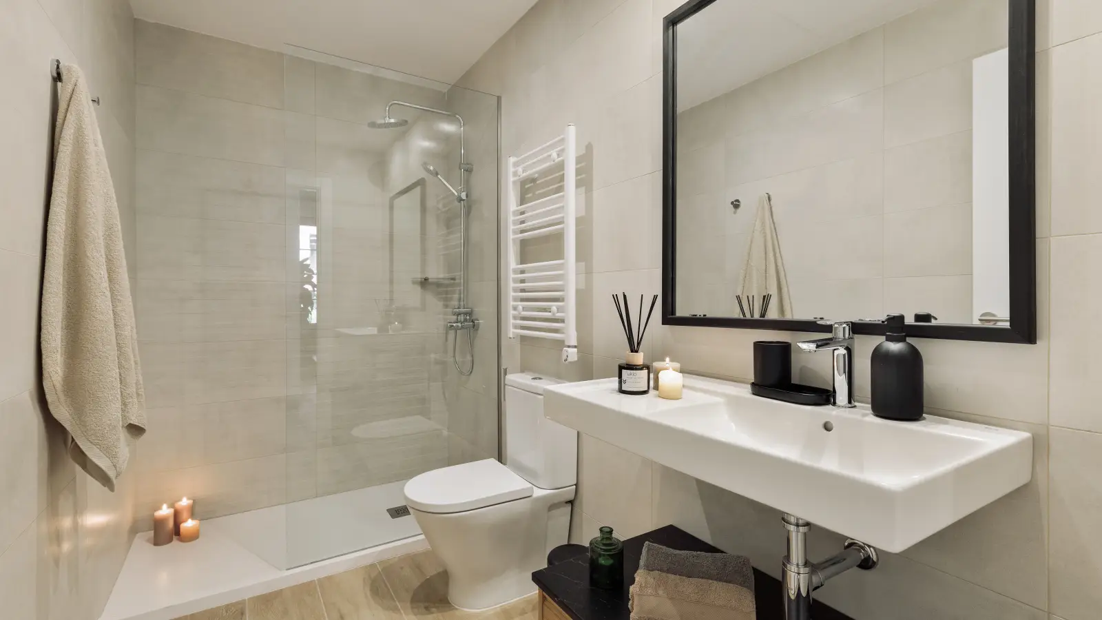 Furnished 2-bedroom flat in Eixample, 63 m² · 3