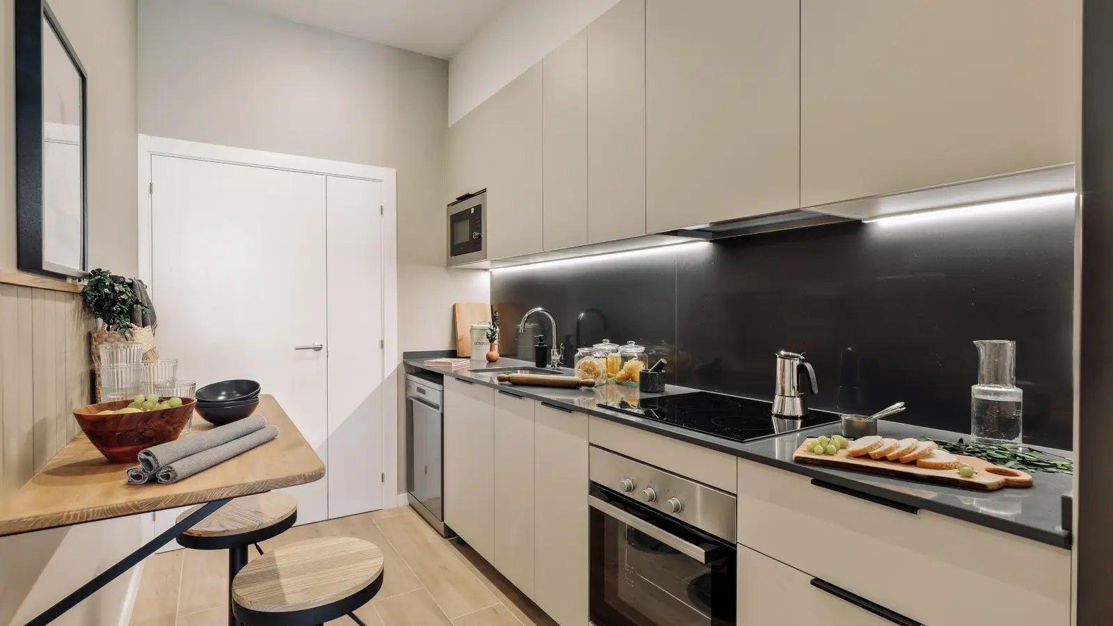 Furnished 2-bedroom flat in Eixample, 63 m² · 4
