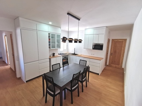 Room in a 3-person shared flat in Eixample · 2