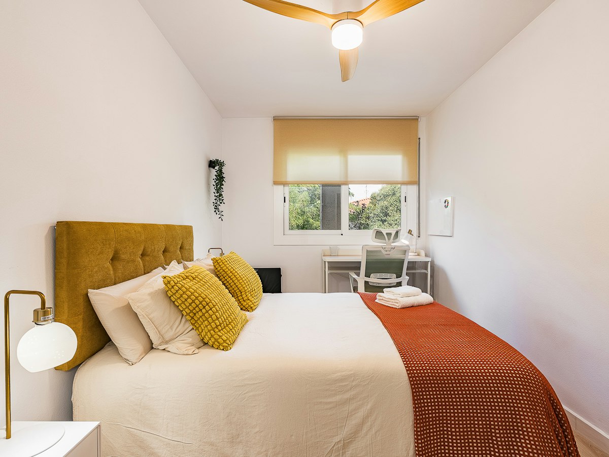 Furnished room in a 4-person shared flat in Sant Cugat · 3